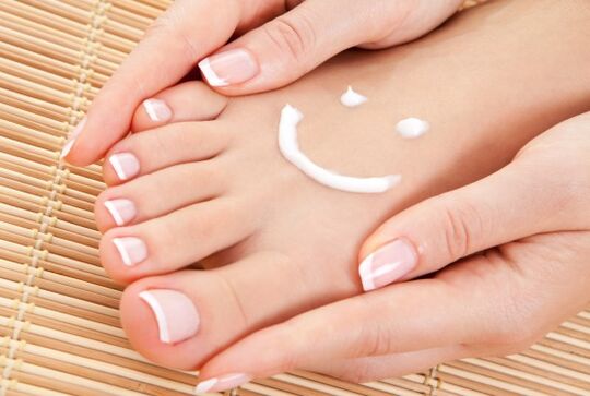 Toenails stay healthy after using an effective antifungal varnish